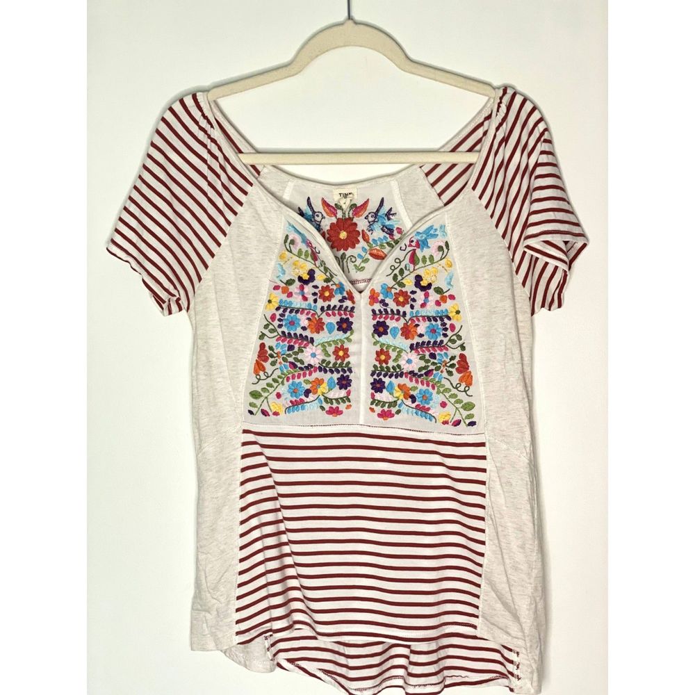 Tiny Anthropologie Boho Embroidered Deep VNeck Tshirt Small h48